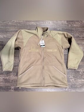 Military fleece liner jacket, tan size large reg *NEW